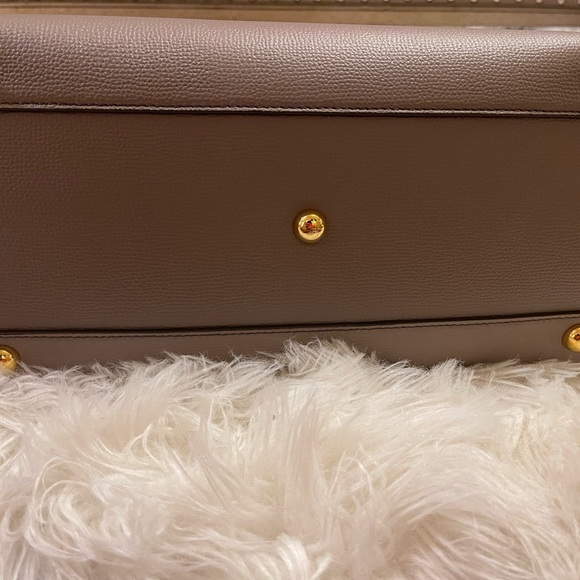 Burberry tote - Picture 2 of 9